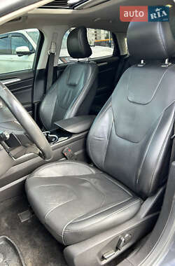 Седан Ford Fusion 2014 в 
