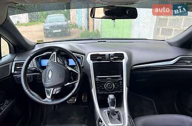 Седан Ford Fusion 2013 в 