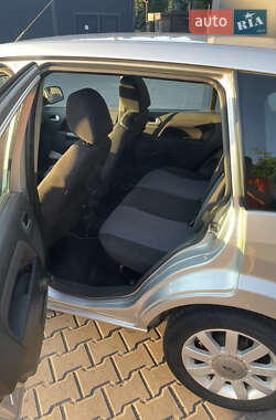 Хетчбек Ford Fusion 2011 в 