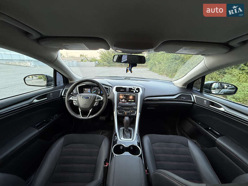 Седан Ford Fusion 2015 в Дніпрі