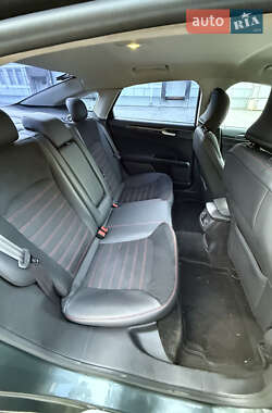 Седан Ford Fusion 2015 в 