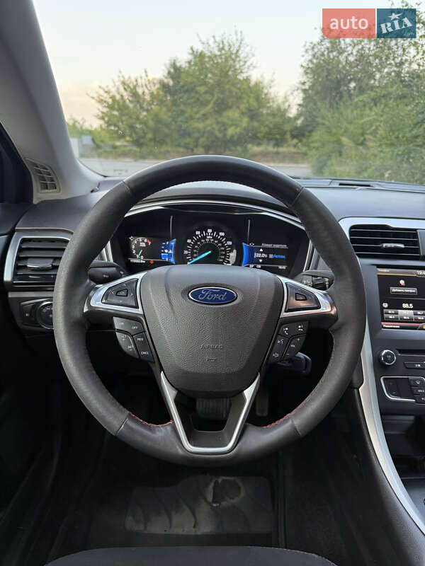 Седан Ford Fusion 2015 в Дніпрі