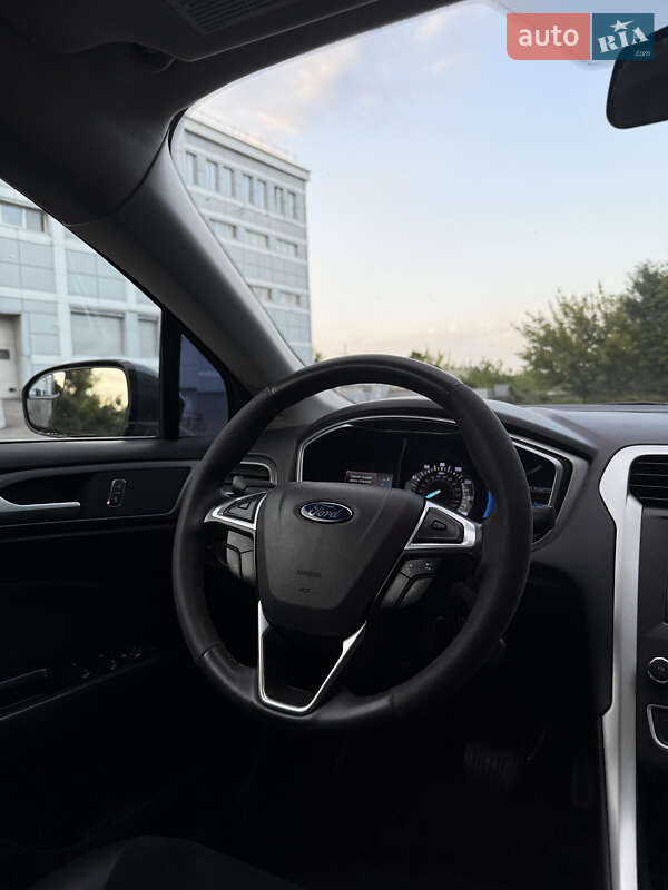 Седан Ford Fusion 2015 в Дніпрі