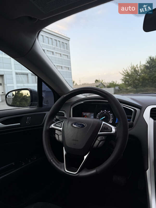 Седан Ford Fusion 2015 в Дніпрі