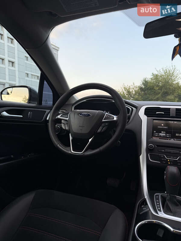 Седан Ford Fusion 2015 в Дніпрі