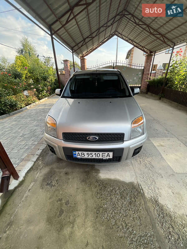 Хетчбек Ford Fusion 2011 в 