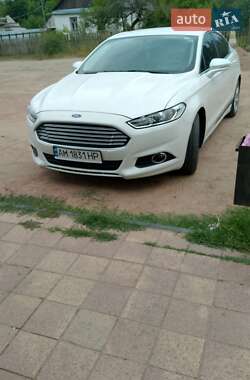 Седан Ford Fusion 2015 в 