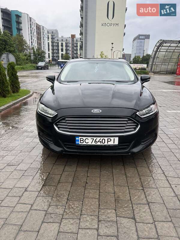 Седан Ford Fusion 2012 в 