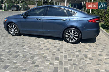 Седан Ford Fusion 2019 в 
