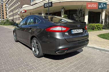 Седан Ford Fusion 2015 в 