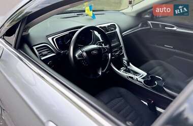 Седан Ford Fusion 2015 в 