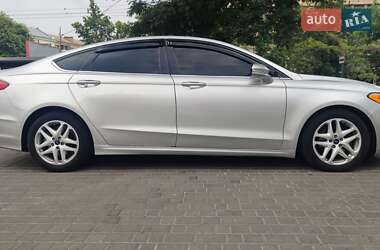 Седан Ford Fusion 2015 в 