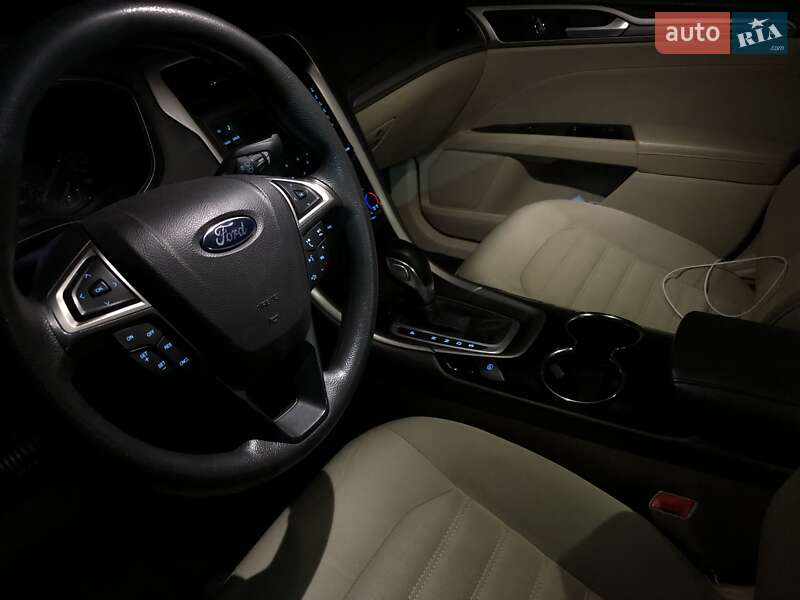 Седан Ford Fusion 2015 в Тернополе