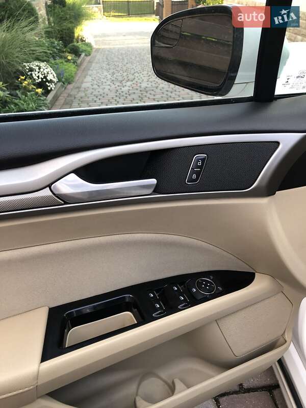 Седан Ford Fusion 2015 в Тернополе