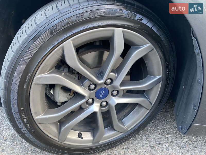 Седан Ford Fusion 2017 в Одесі