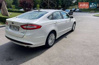 Седан Ford Fusion 2012 в 