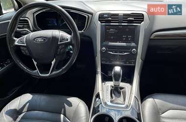 Седан Ford Fusion 2012 в 