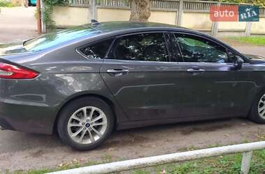 Седан Ford Fusion 2018 в 