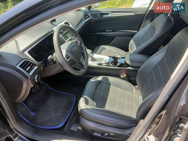 Седан Ford Fusion 2014 в Прилуках