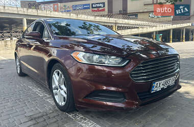 Седан Ford Fusion 2016 в 