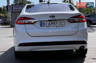 Седан Ford Fusion 2018 в 