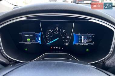 Седан Ford Fusion 2018 в 