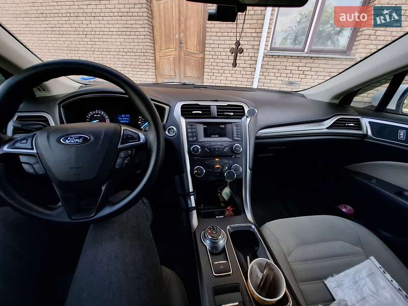 Седан Ford Fusion 2016 в Кременчуці