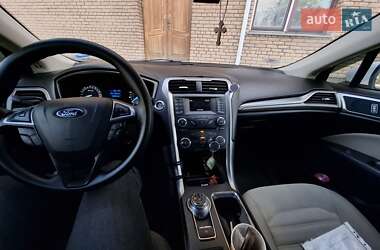Седан Ford Fusion 2016 в 