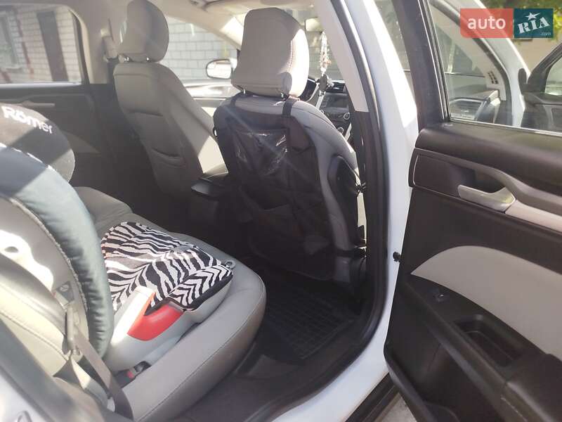 Седан Ford Fusion 2015 в Києві