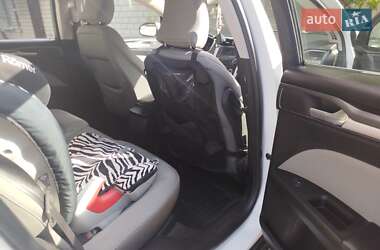 Седан Ford Fusion 2015 в 