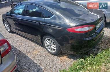 Седан Ford Fusion 2014 в 