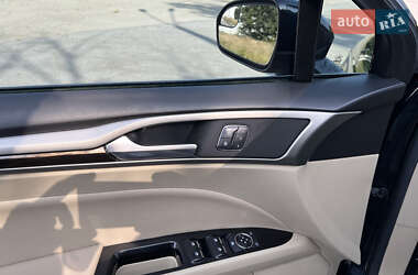 Седан Ford Fusion 2014 в 