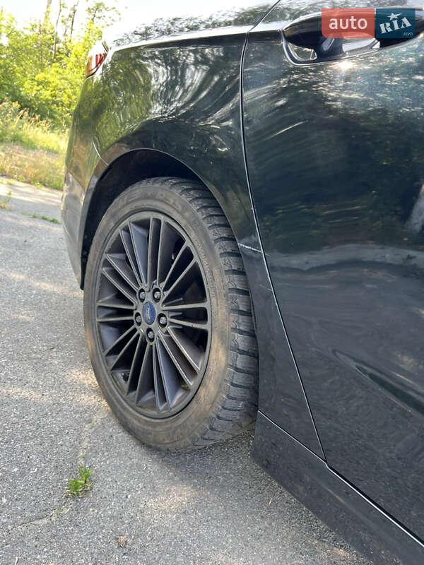 Седан Ford Fusion 2014 в Дніпрі