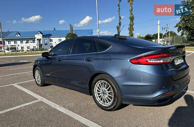 Седан Ford Fusion 2017 в 