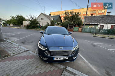 Седан Ford Fusion 2017 в 