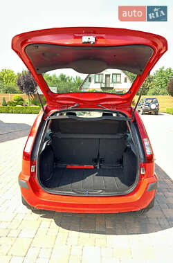 Хетчбек Ford Fusion 2010 в 