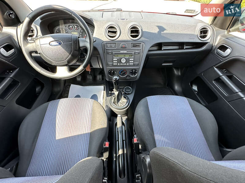Хэтчбек Ford Fusion 2010 в Чернигове