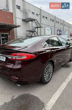 Седан Ford Fusion 2016 в 