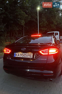 Седан Ford Fusion 2013 в 