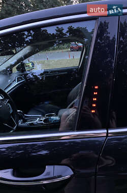 Седан Ford Fusion 2013 в 