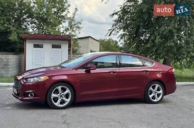 Седан Ford Fusion 2015 в 