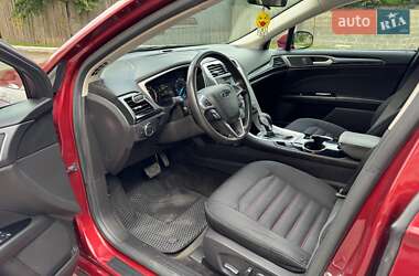 Седан Ford Fusion 2015 в 