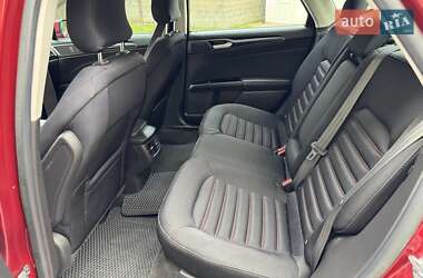 Седан Ford Fusion 2015 в 