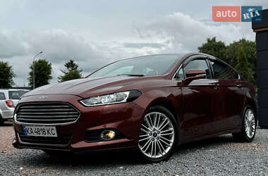 Седан Ford Fusion 2015 в 