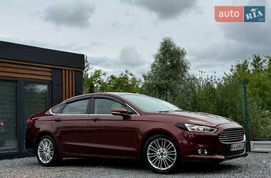 Седан Ford Fusion 2015 в 