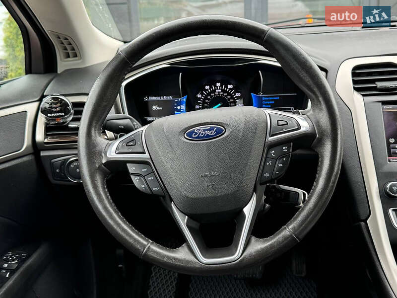 Седан Ford Fusion 2015 в Дрогобичі
