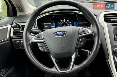 Седан Ford Fusion 2015 в 