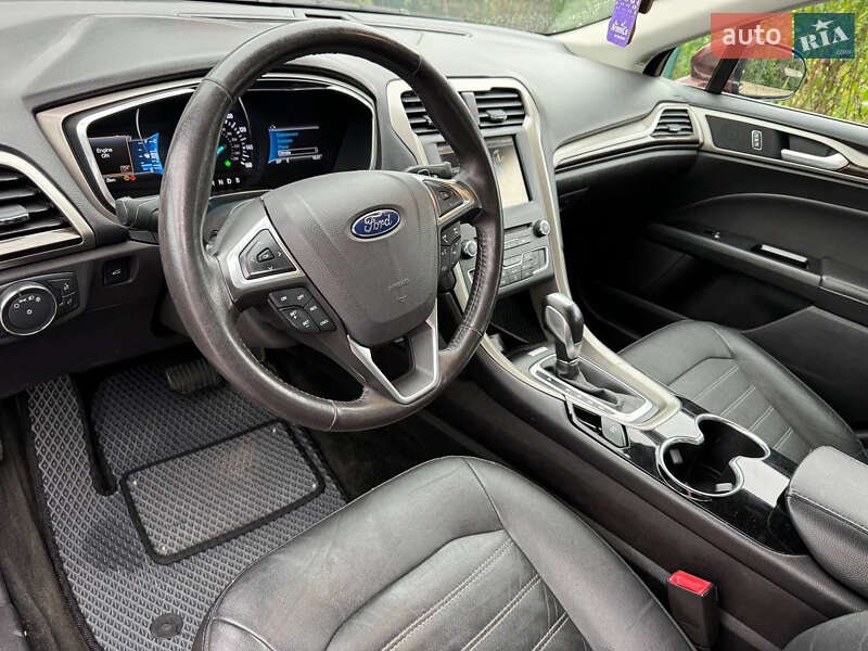 Седан Ford Fusion 2015 в Дрогобичі