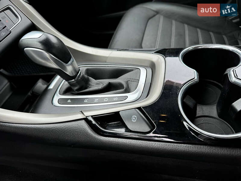 Седан Ford Fusion 2015 в Дрогобичі