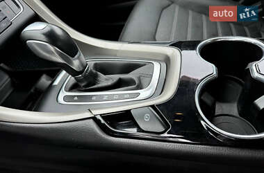 Седан Ford Fusion 2015 в 